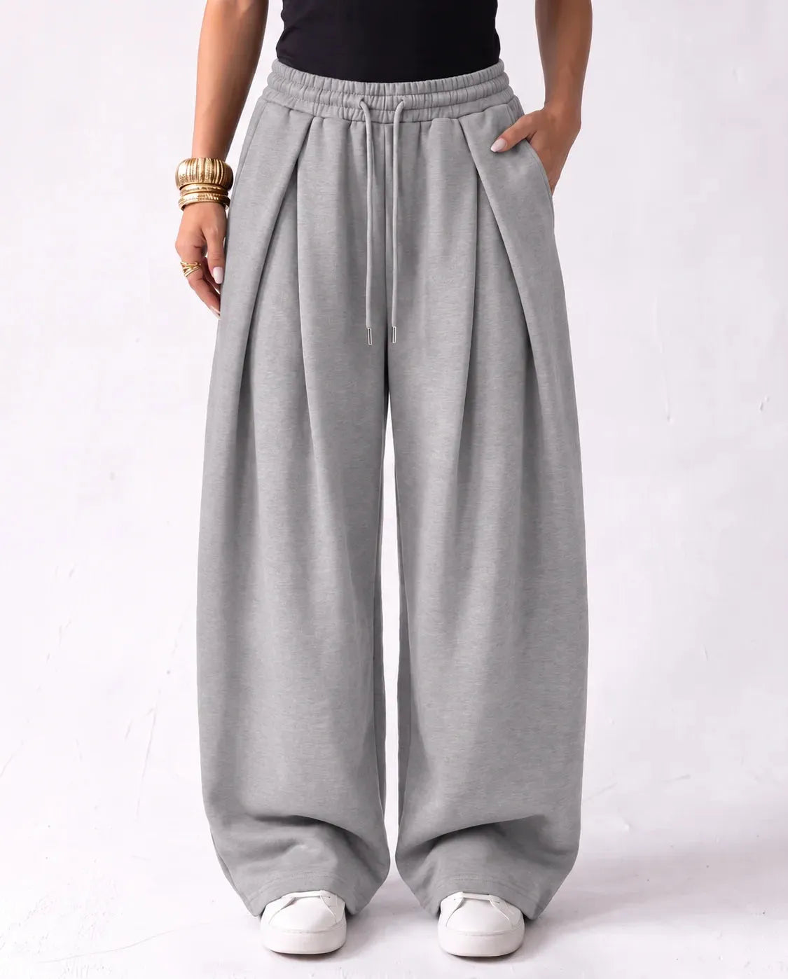 Pleated Wide-Leg Trouser