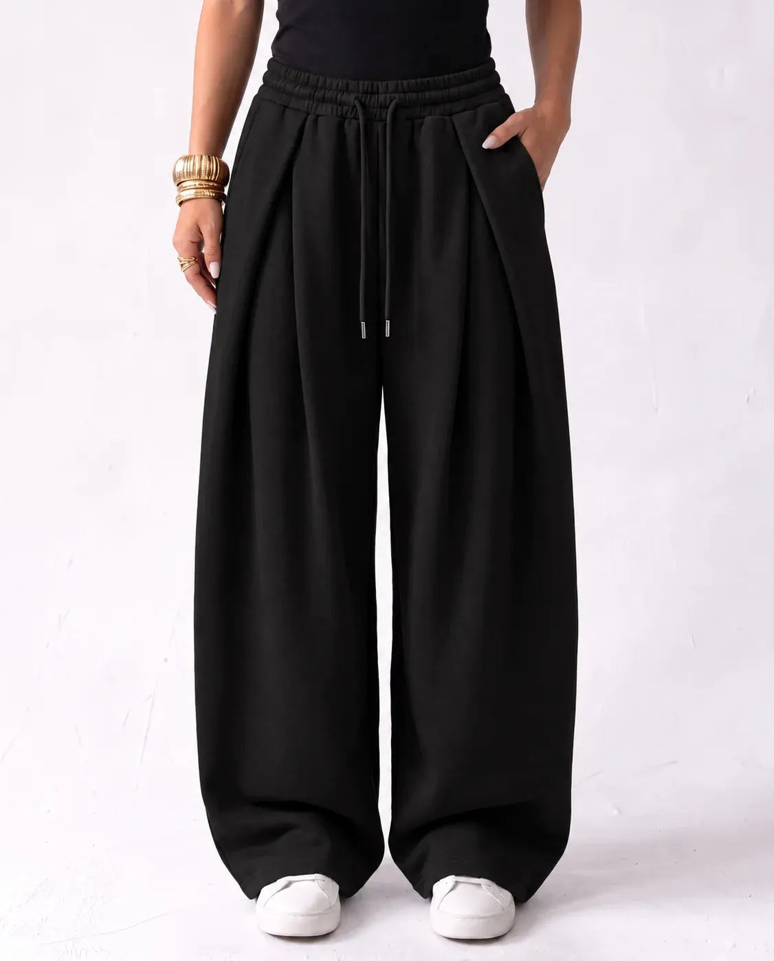 Pleated Wide-Leg Trouser