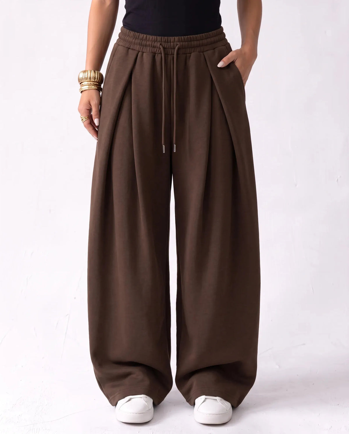 Pleated Wide-Leg Trouser